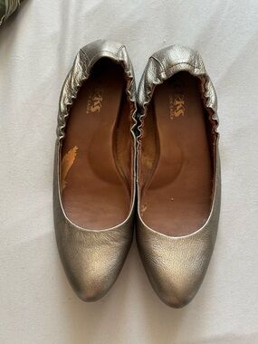 Clarks Women's Metallic Silver Elastic-Back Ballet Flats